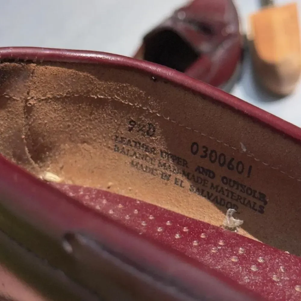 G.H. bass Co Weejuns Burgundy Leather Loafers with Tassel - Size 9 1/2 D